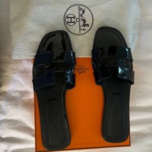 Hermes Oran Black Patent Sandal